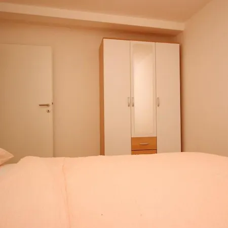 Für 4 Personen 1 Kind Ca 40 M In Baška, Kvarner Bucht Krk Apartment Baška