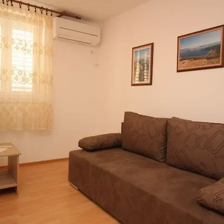 In Mit Eigener Terrasse דירה